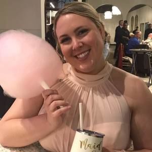 Meet your Posher, Dana